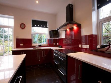 kinh-mau-op-bep-licoglass25