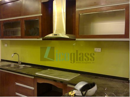 kinh-op-bep-mau-vang-chanh8