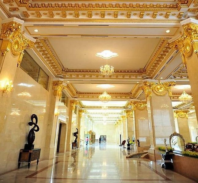 Cùng chiêm ngưỡng Grand Plaza khách sạn 5 sao dát vàng tại Hà Nội