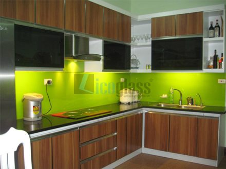 Kính ốp bếp màu xanh cốm Kính ốp bếp màu xanh cốm