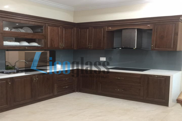 Kính ốp bếp màu xanh lơ Kính ốp bếp màu xanh lơ
