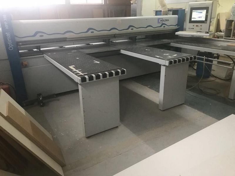 Máy panel tại xưởng gỗ Morehome